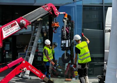 Usługi montażowe szyb i wymiana przeszkleń w obiektach handlowych Poznań